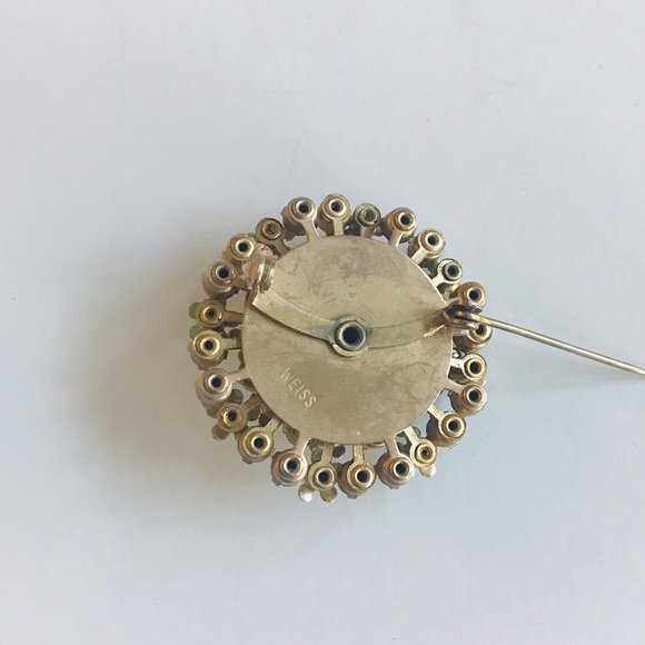 Vintage Style Weiss Signed Brooch - Vintage & Collectible - Picture 6 of 6